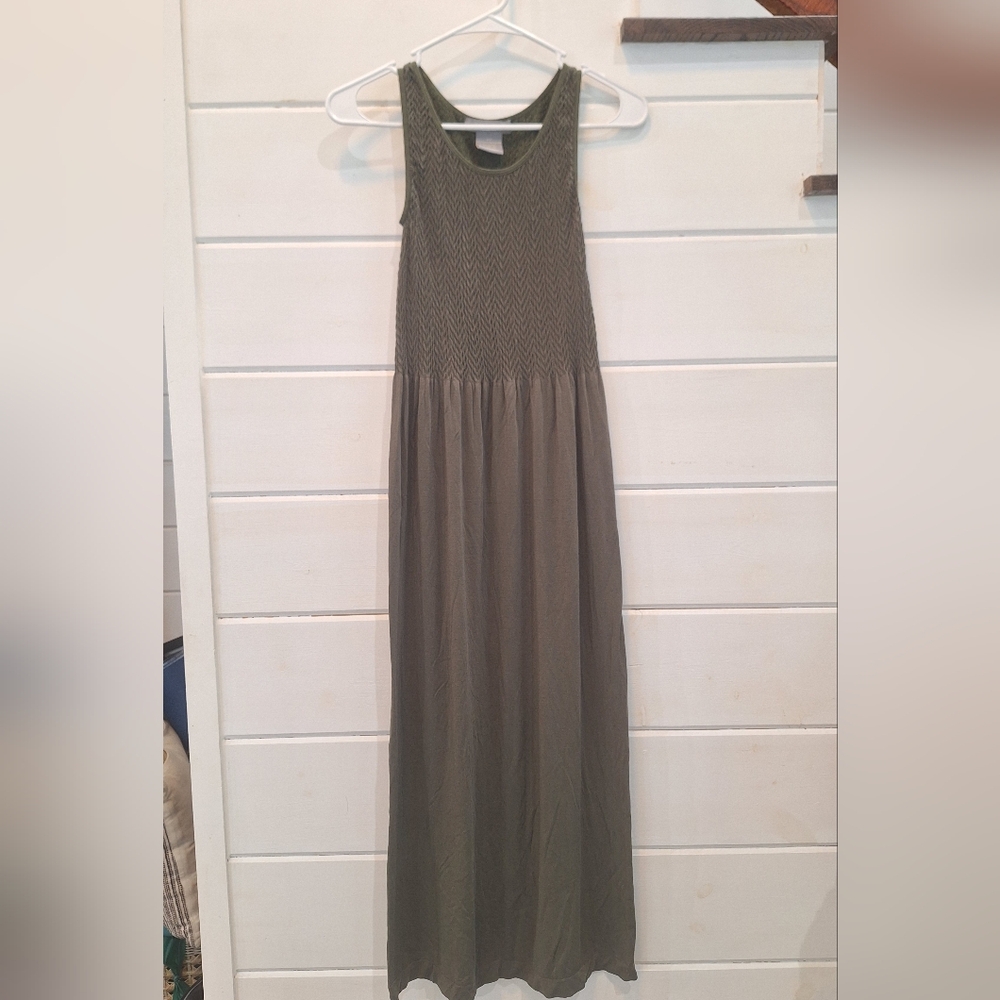 Chic Olive Sleeveless Maxi Dress